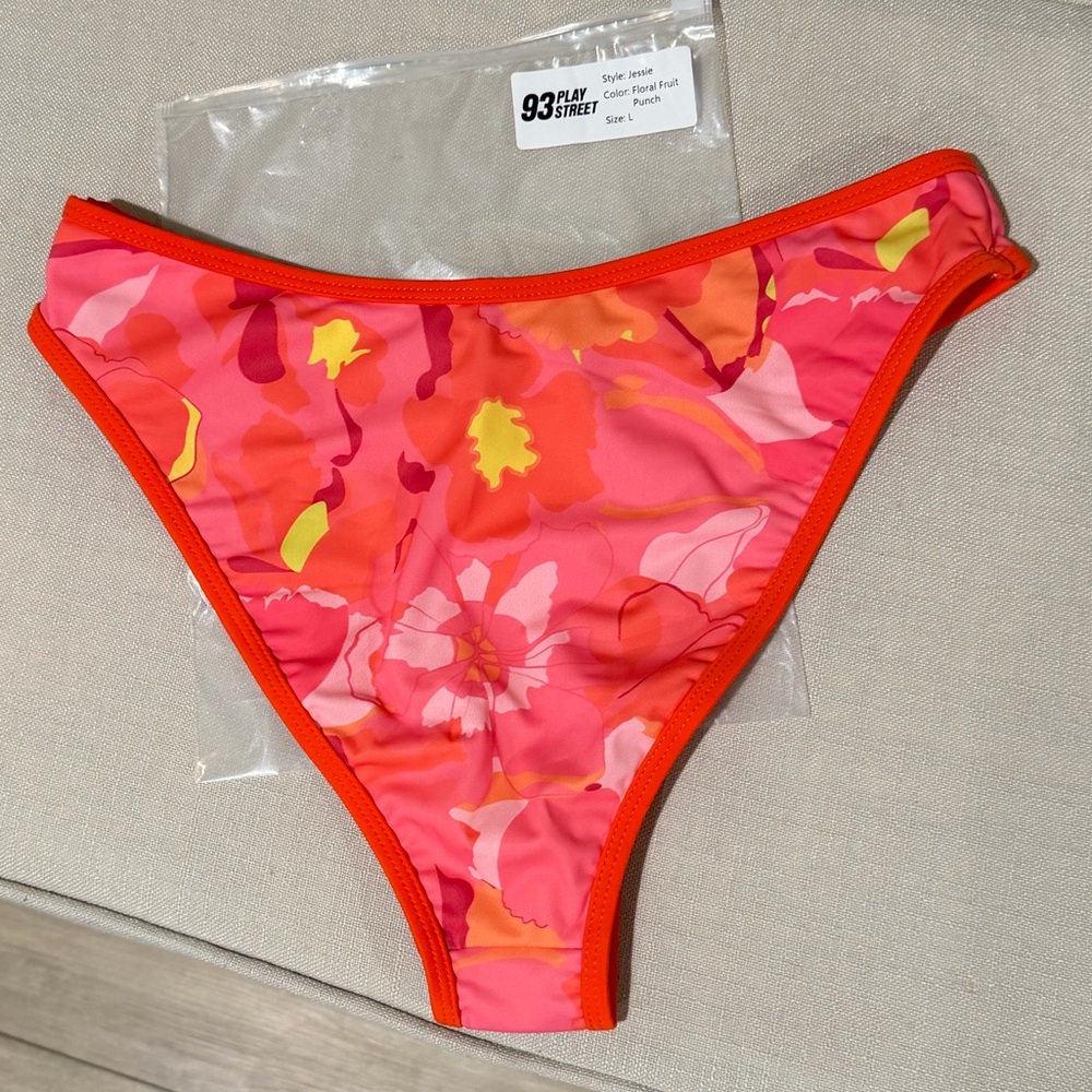 93 Play Street Jessie Bikini Bottom NWT - Picture 3 of 3